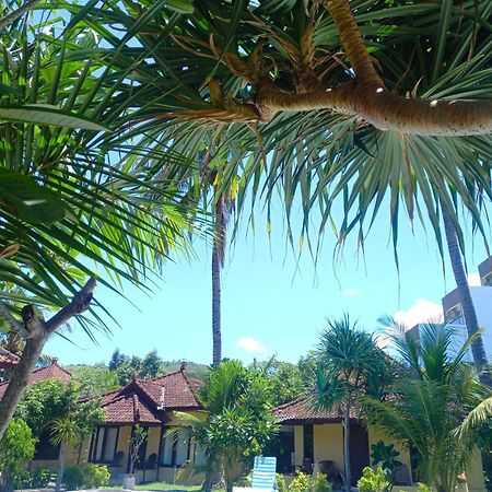 Gguesthouse Kuta  Esterno foto