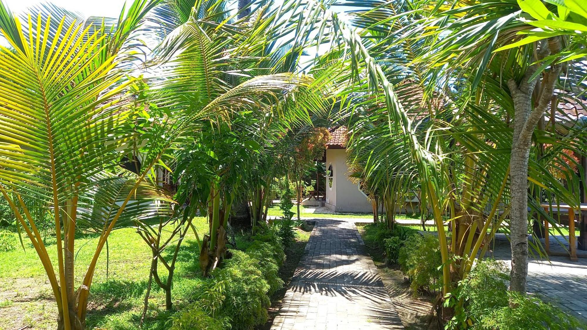Gguesthouse Kuta  Esterno foto