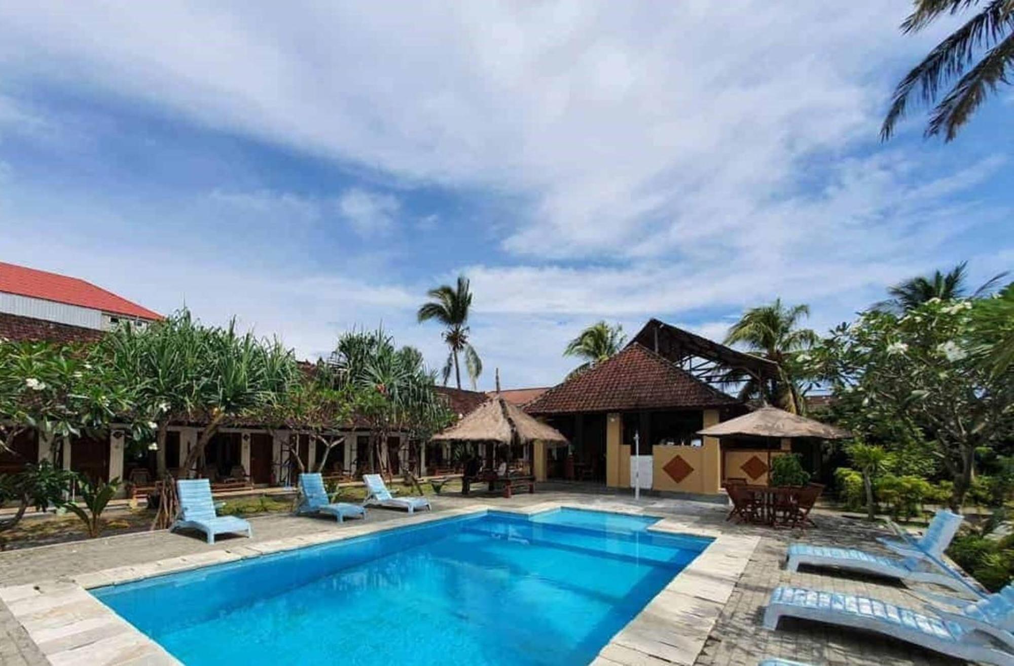 Gguesthouse Kuta  Esterno foto