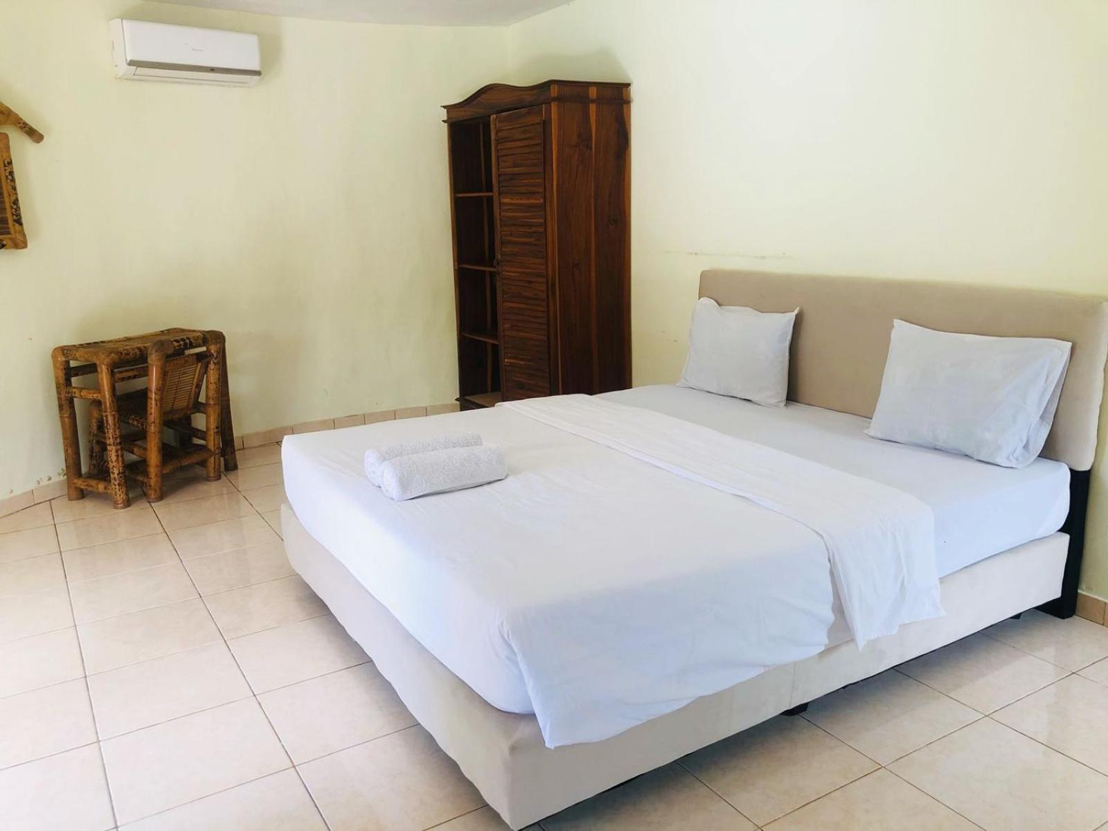 Gguesthouse Kuta  Esterno foto