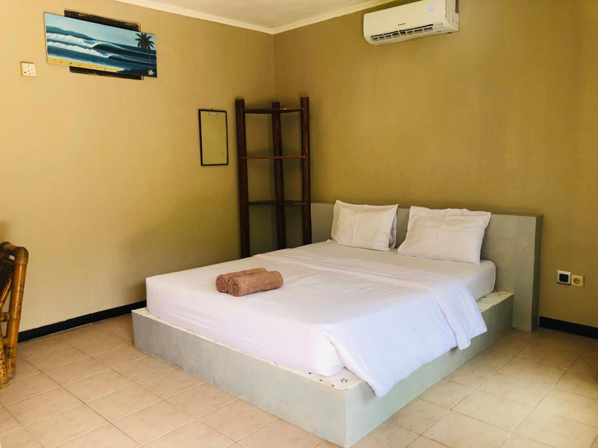 Gguesthouse Kuta  Esterno foto