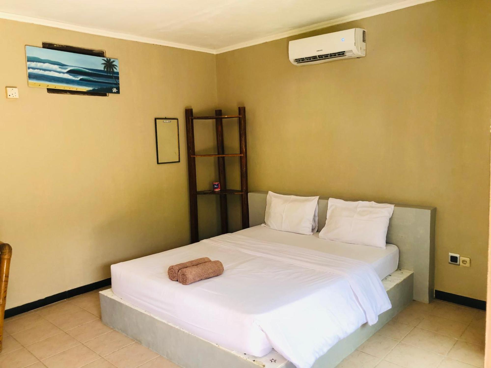 Gguesthouse Kuta  Esterno foto